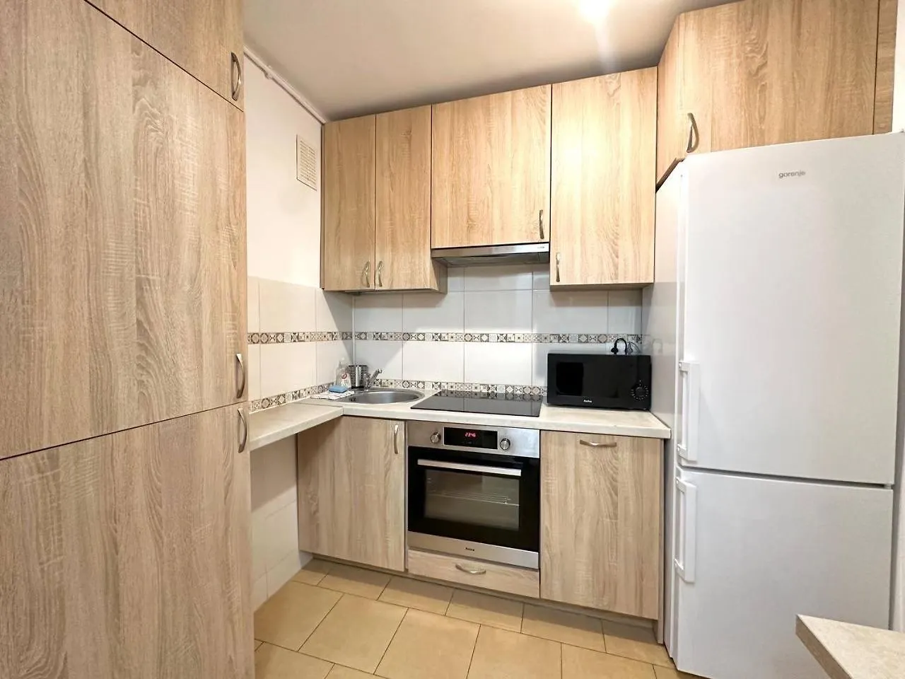 Ohmyhome - Park Mirowski Apartment Варшава